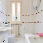 Casa Su Due Piani Con Tre Camere E Due Bagni Nel Salento * トゥーリエ