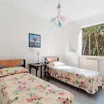 Casa Su Due Piani Con Tre Camere E Due Bagni Nel Salento *