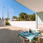 Casa Su Due Piani Con Tre Camere E Due Bagni Nel Salento アパート