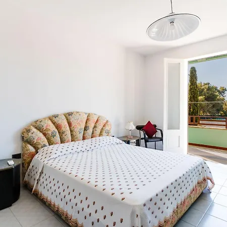 Apartment Casa Giardino: Cozy 3-bedroom Retreat With Wi-fi And Bbq