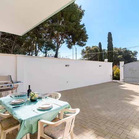 Apartment Casa Giardino: Cozy 3-bedroom Retreat With Wi-fi And Bbq