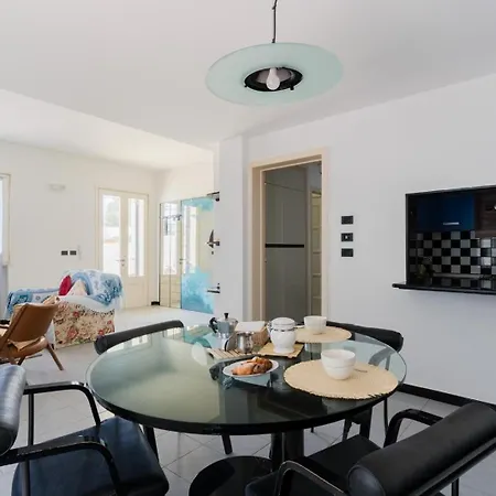 Apartamento Casa Su Due Piani Con Tre E Due Bagni Nel Salento *