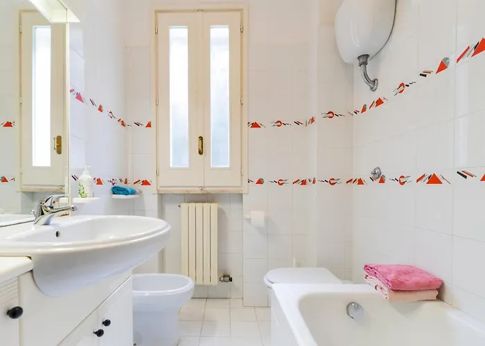 Casa Su Due Piani Con Tre Camere E Due Bagni Nel Salento * Tuglie