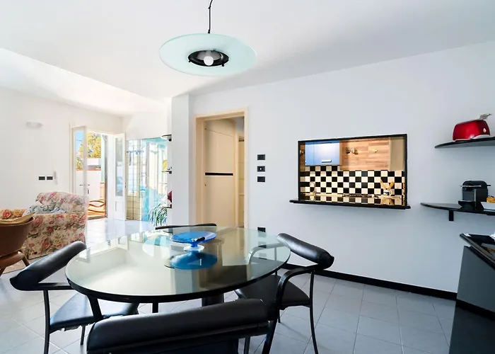 Casa Su Due Piani Con Tre Camere E Due Bagni Nel Salento Appartement *