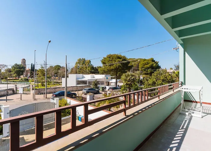 Casa Su Due Piani Con Tre Camere E Due Bagni Nel Salento
