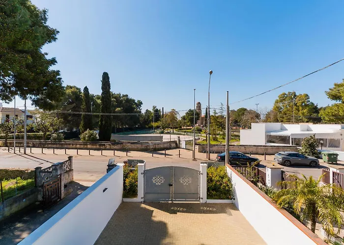 Casa Su Due Piani Con Tre Camere E Due Bagni Nel Salento Appartement *
