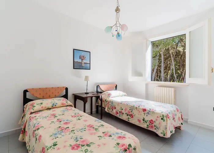 Casa Su Due Piani Con Tre Camere E Due Bagni Nel Salento *