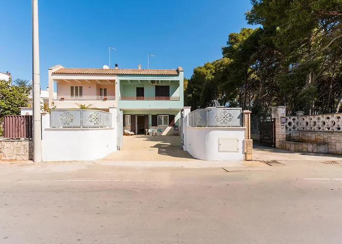 Casa Su Due Piani Con Tre Camere E Due Bagni Nel Salento *