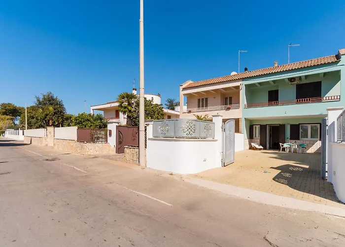 Casa Su Due Piani Con Tre Camere E Due Bagni Nel Salento * Tuglie